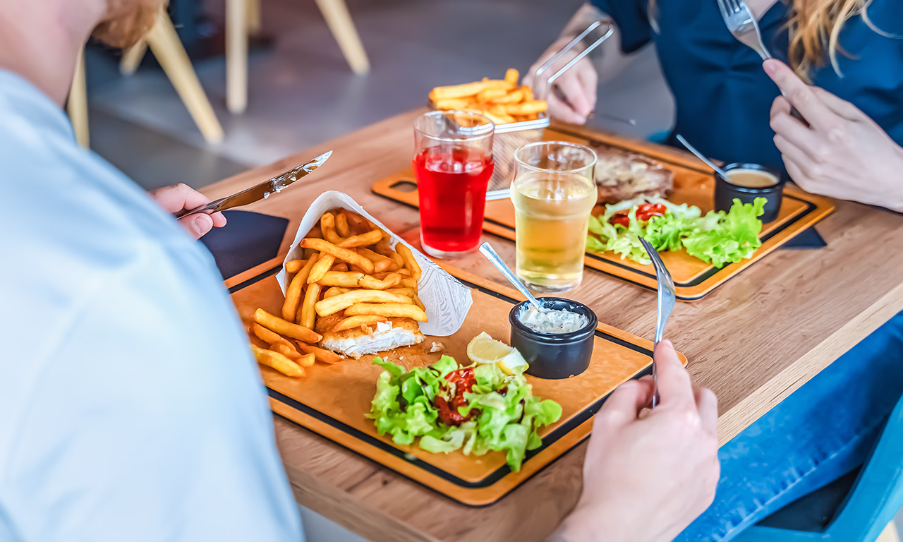 maaltijd met vrienden restaurant camping la mer blanche maeva benodet